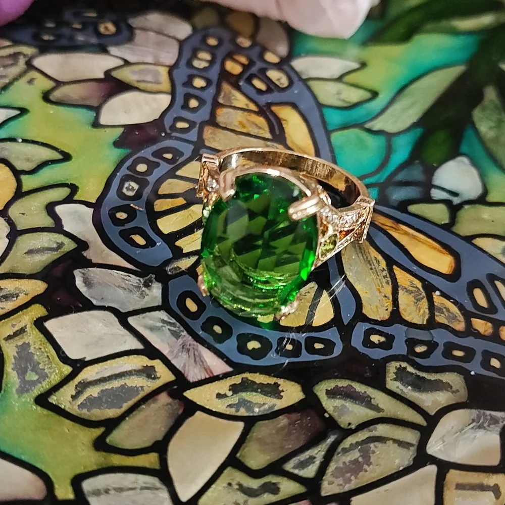 Emerald & Gold Fashion Ring - Size 8 - Picture 4 of 7